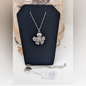 Brand New Lia Sophia Wild Rose necklace (nwt)